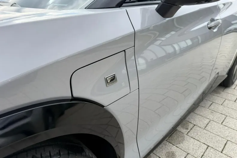 Lexus RZ din 2025 cu 4.000 km - oferta LEX189048 - foto 4