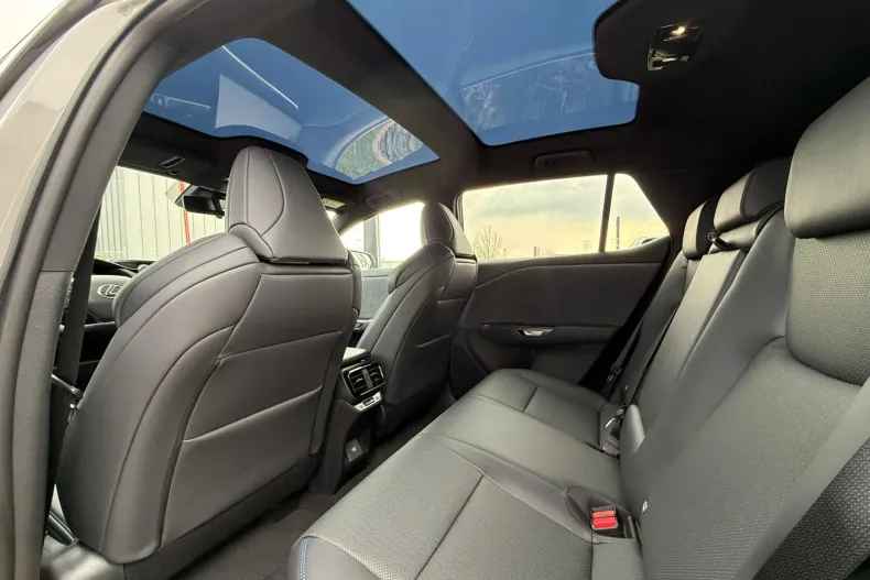 Lexus RZ din 2025 cu 4.000 km - oferta LEX189048 - foto 13