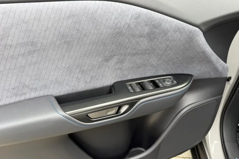 Lexus RZ din 2025 cu 4.000 km - oferta LEX189048 - foto 14