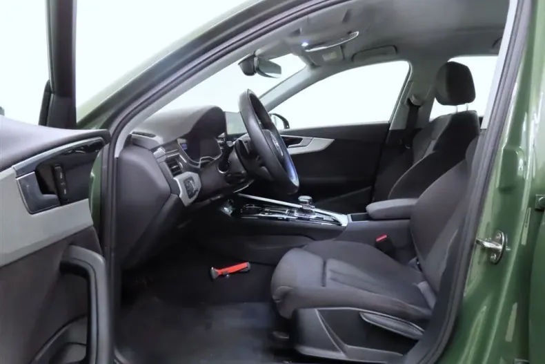 Audi A4 din 2023 cu 70.761 km - oferta AUD189052 - foto 5