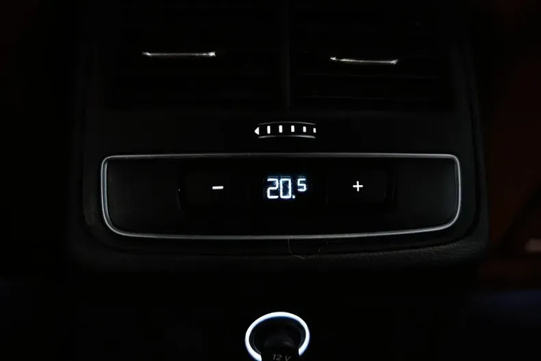 Audi A4 din 2023 cu 70.761 km - oferta AUD189052 - foto 14