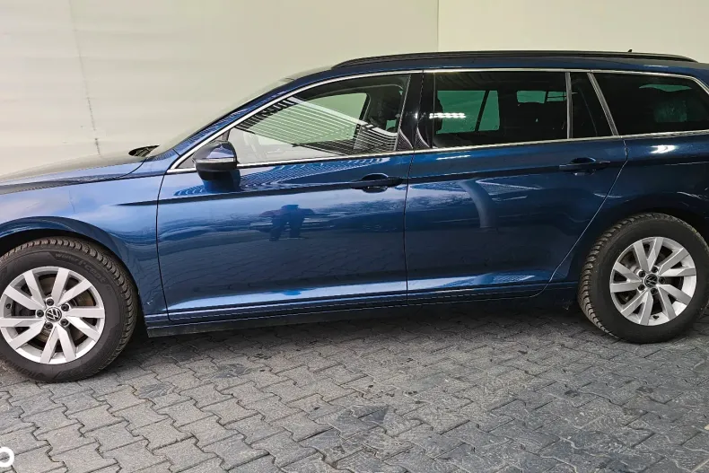 Volkswagen Passat din 2023 cu 101.123 km - oferta VOL189059 - foto 2