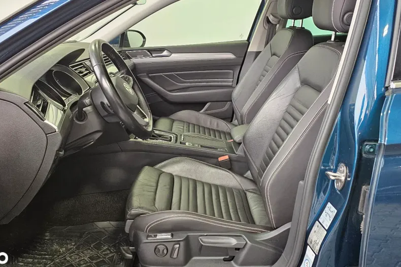 Volkswagen Passat din 2023 cu 101.123 km - oferta VOL189059 - foto 5
