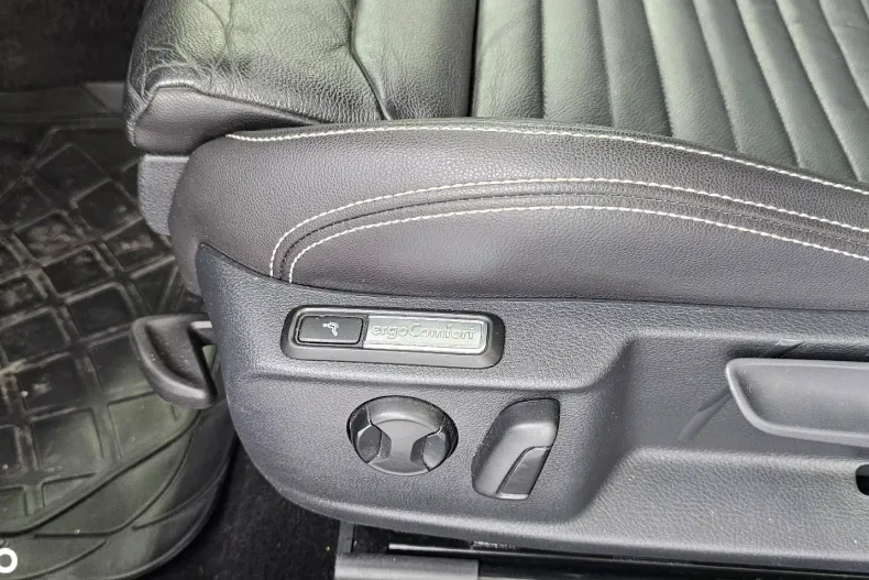 Volkswagen Passat din 2023 cu 101.123 km - oferta VOL189059 - foto 6