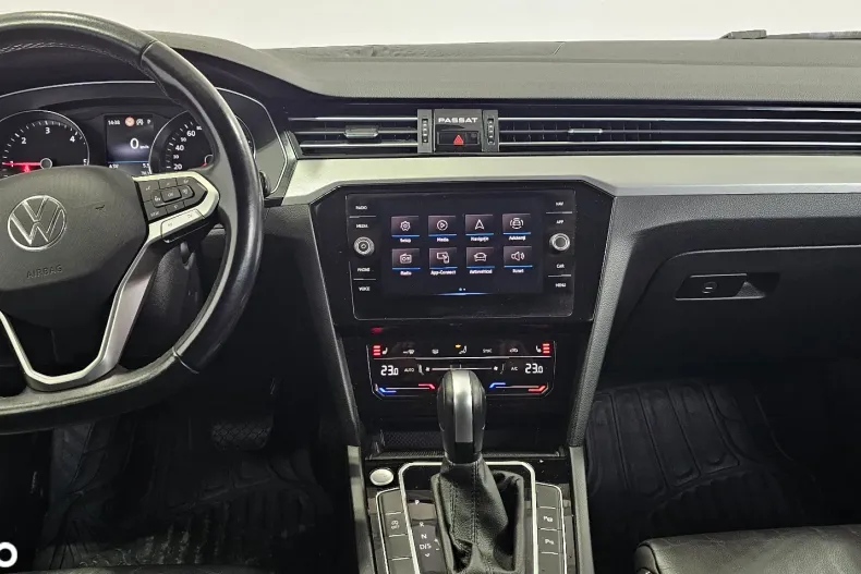Volkswagen Passat din 2023 cu 101.123 km - oferta VOL189059 - foto 8
