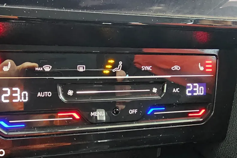 Volkswagen Passat din 2023 cu 101.123 km - oferta VOL189059 - foto 28