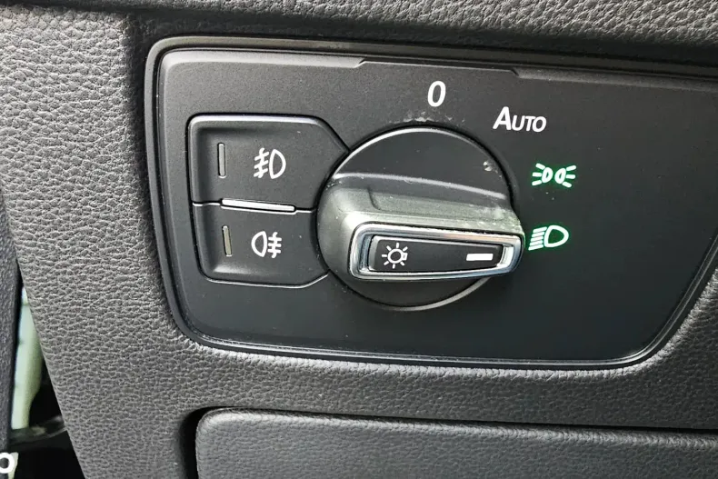 Volkswagen Passat din 2023 cu 101.123 km - oferta VOL189059 - foto 30