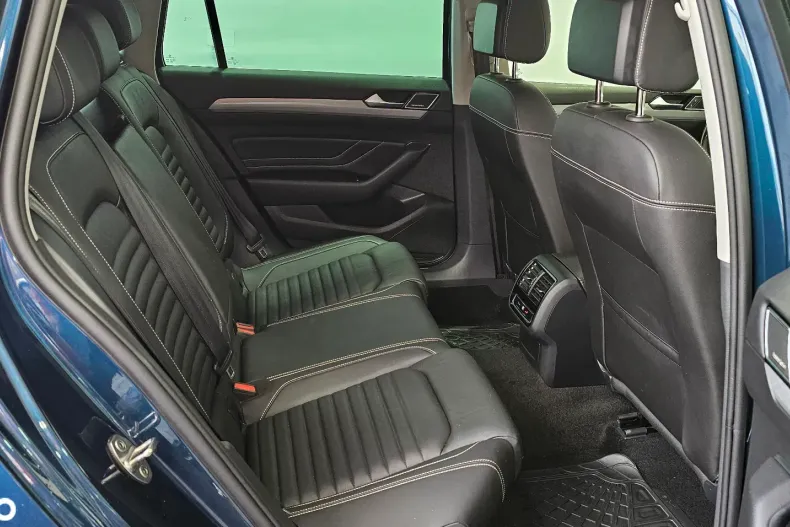 Volkswagen Passat din 2023 cu 101.123 km - oferta VOL189059 - foto 33