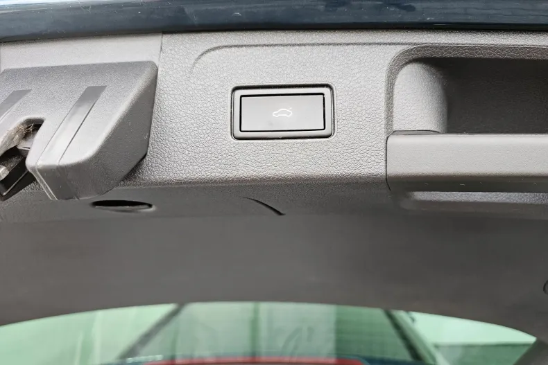 Volkswagen Passat din 2023 cu 101.123 km - oferta VOL189059 - foto 38