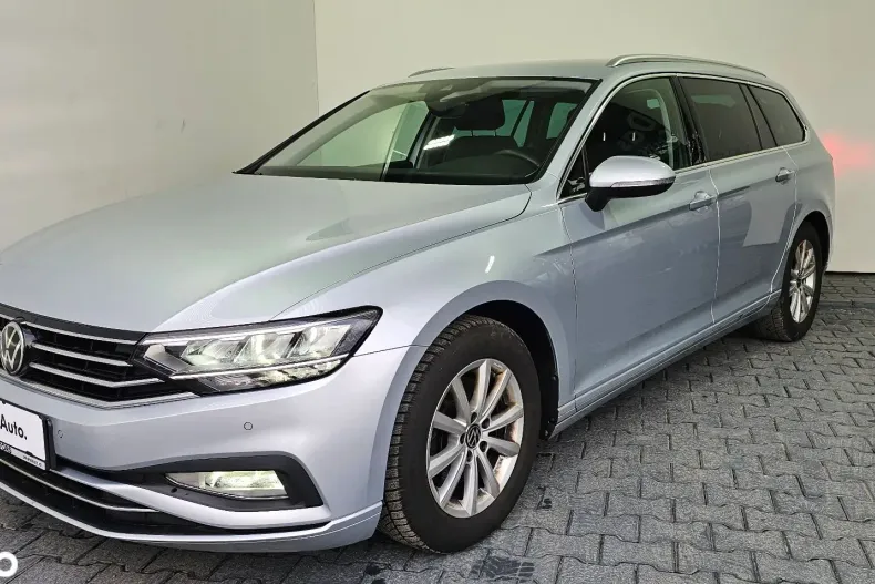 Volkswagen Passat din 2023 cu 130.708 km - oferta VOL189060 - foto 1