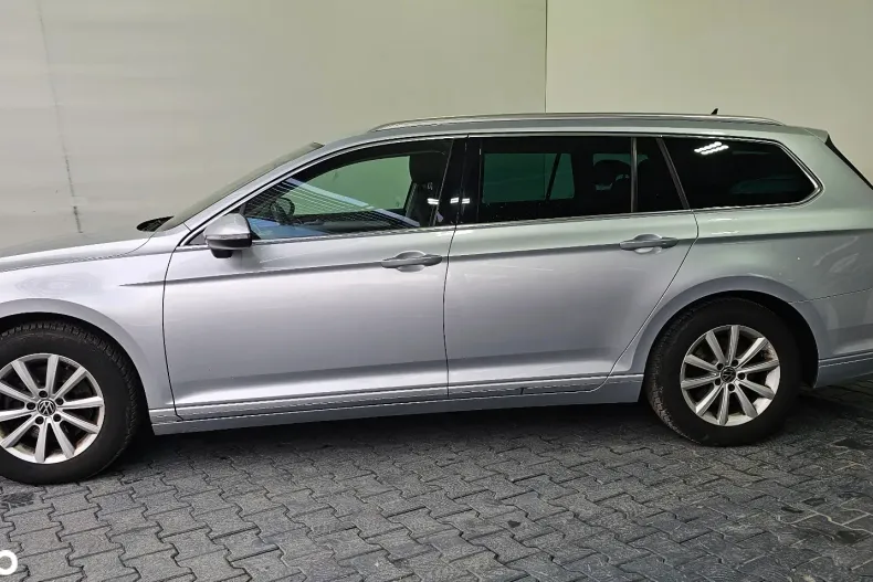 Volkswagen Passat din 2023 cu 130.708 km - oferta VOL189060 - foto 2