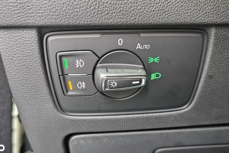 Volkswagen Passat din 2023 cu 130.708 km - oferta VOL189060 - foto 26