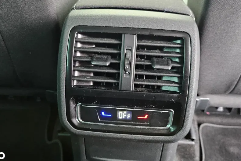 Volkswagen Passat din 2023 cu 130.708 km - oferta VOL189060 - foto 30