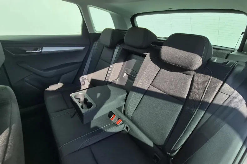 Skoda Karoq din 2025 cu 4.216 km - oferta SKO189068 - foto 11