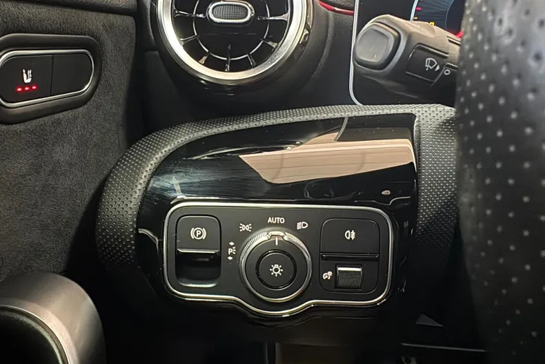 Mercedes-Benz A 180 (Clasa A) din 2020 cu 146.100 km - oferta MER189071 - foto 26