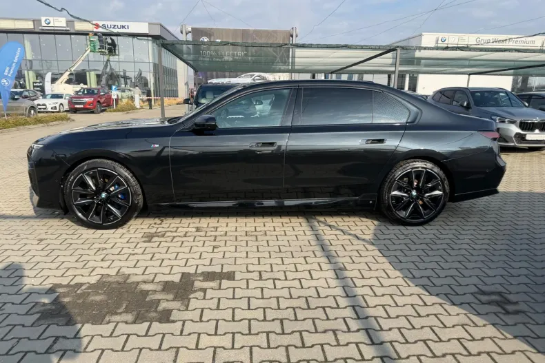 BMW i7 (Seria i) din 2024 cu 23.238 km - oferta BMW189075 - foto 2