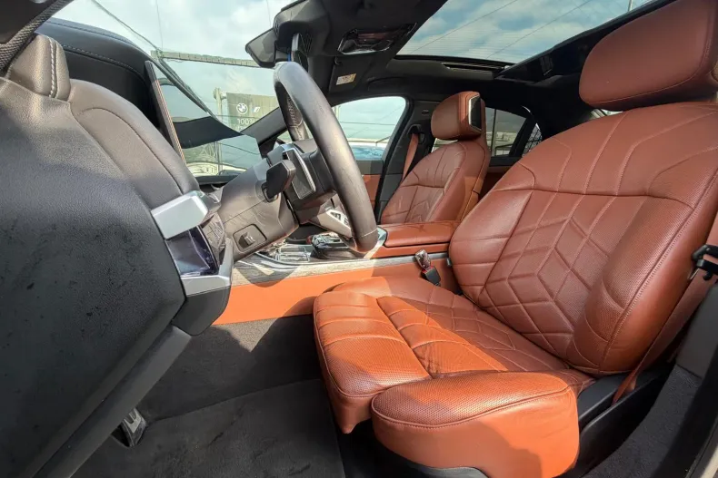 BMW i7 (Seria i) din 2024 cu 23.238 km - oferta BMW189075 - foto 12