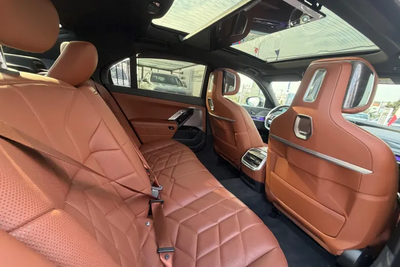 BMW i7 (Seria i) din 2024 cu 23.238 km - oferta BMW189075 - foto 25