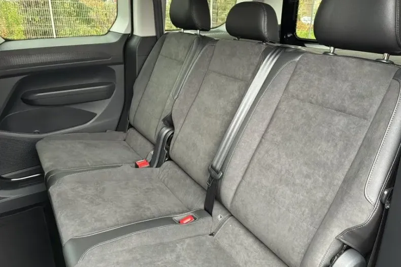 Volkswagen Caddy din 2025 cu 5.000 km - oferta VOL189087 - foto 6