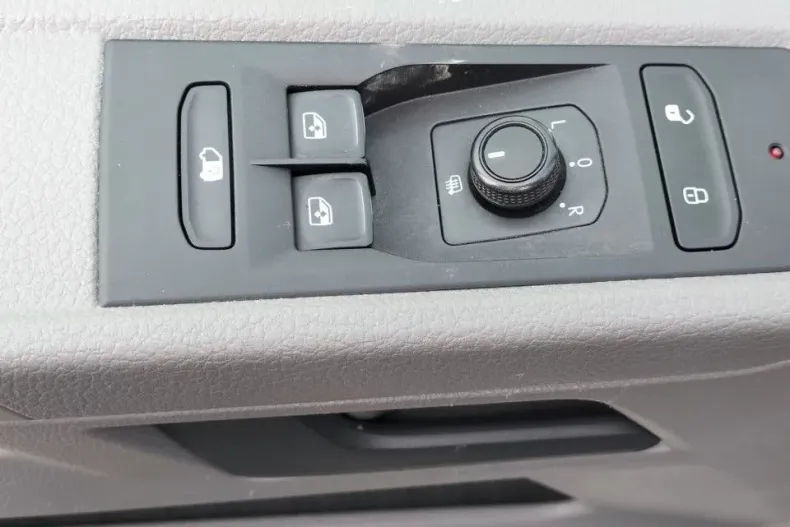 Volkswagen Transporter din 2021 cu 95.113 km - oferta VOL189091 - foto 13