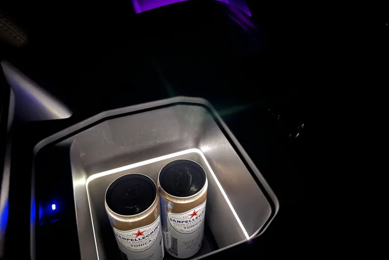 Land Rover Defender din 2023 cu 44.000 km - oferta LAN189092 - foto 7