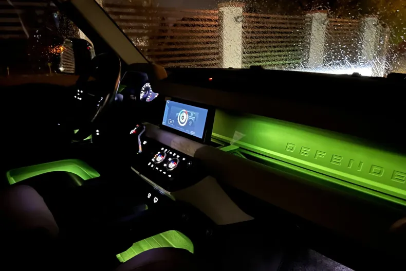 Land Rover Defender din 2023 cu 44.000 km - oferta LAN189092 - foto 10