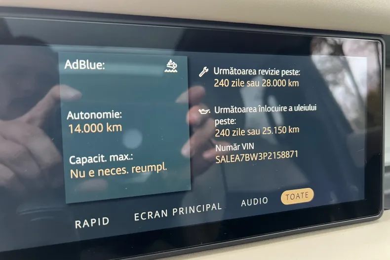 Land Rover Defender din 2023 cu 44.000 km - oferta LAN189092 - foto 24