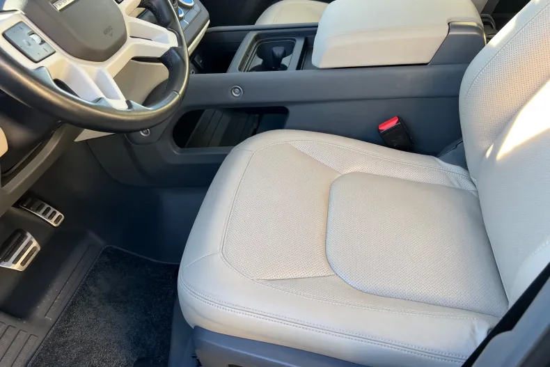 Land Rover Defender din 2023 cu 44.000 km - oferta LAN189092 - foto 27