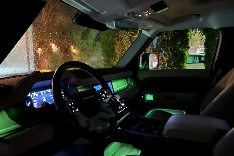 Land Rover Defender din 2023 cu 44.000 km - oferta LAN189092 - foto 30