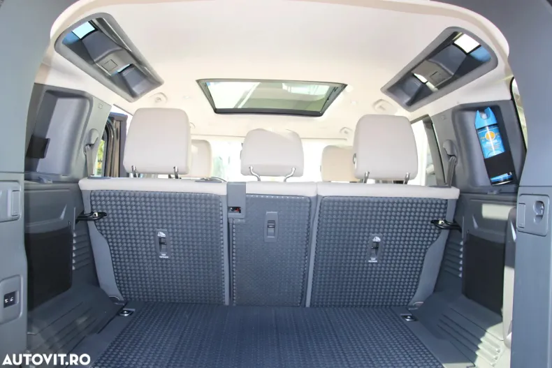 Land Rover Defender din 2023 cu 44.000 km - oferta LAN189092 - foto 39