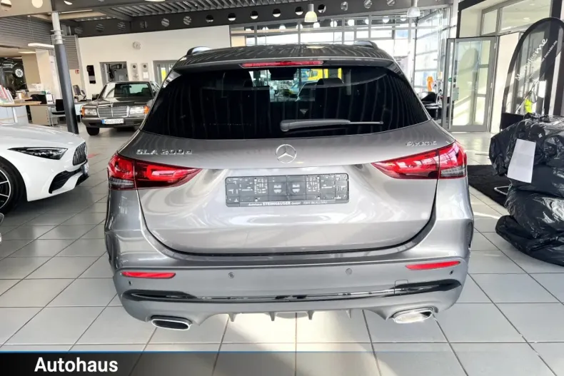 Mercedes-Benz GLA 200 (Clasa GLA) din 2023 cu 3.300 km - oferta MER189114 - foto 3