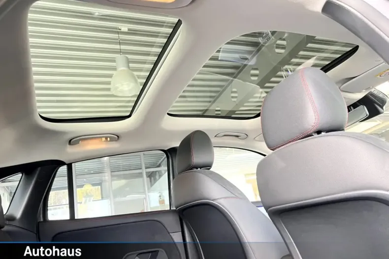 Mercedes-Benz GLA 200 (Clasa GLA) din 2023 cu 3.300 km - oferta MER189114 - foto 9