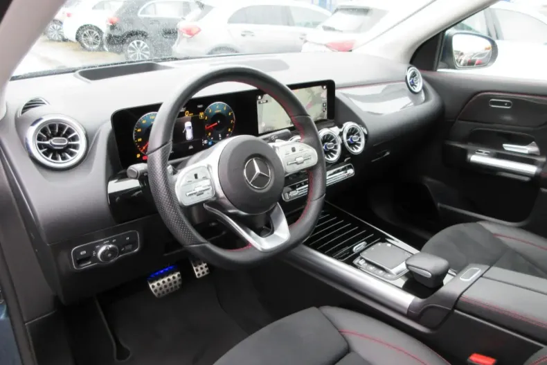 Mercedes-Benz GLA 200 (Clasa GLA) din 2022 cu 61.800 km - oferta MER189117 - foto 10