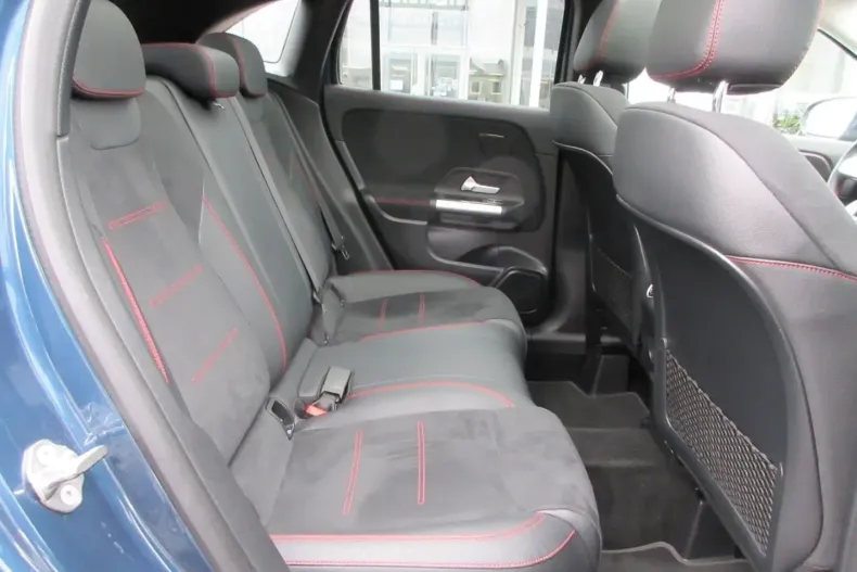 Mercedes-Benz GLA 200 (Clasa GLA) din 2022 cu 61.800 km - oferta MER189117 - foto 15