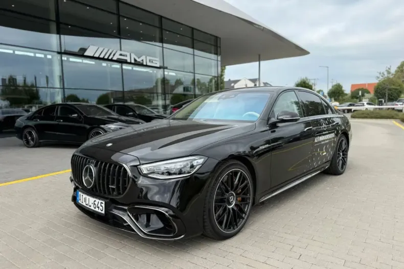 Mercedes-Benz S 63 AMG (Clasa S) din 2025 cu 6.800 km - oferta MER189141 - foto 3
