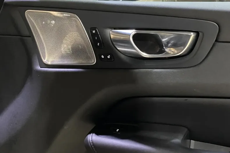 Volvo XC60 din 2022 cu 40.618 km - oferta VOL189150 - foto 20