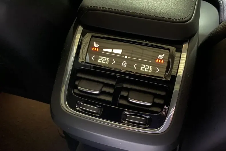 Volvo XC60 din 2022 cu 40.618 km - oferta VOL189150 - foto 23