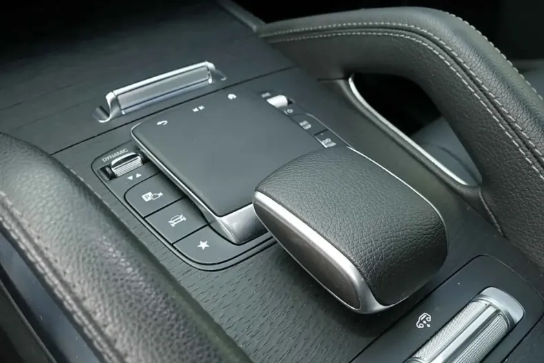 Mercedes-Benz GLE 300 (Clasa GLE) din 2024 cu 50.885 km - oferta MER189155 - foto 11