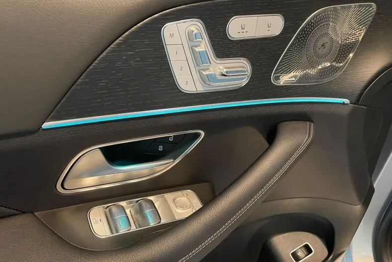 Mercedes-Benz GLE 300 (Clasa GLE) din 2024 cu 11.000 km - oferta MER189159 - foto 12