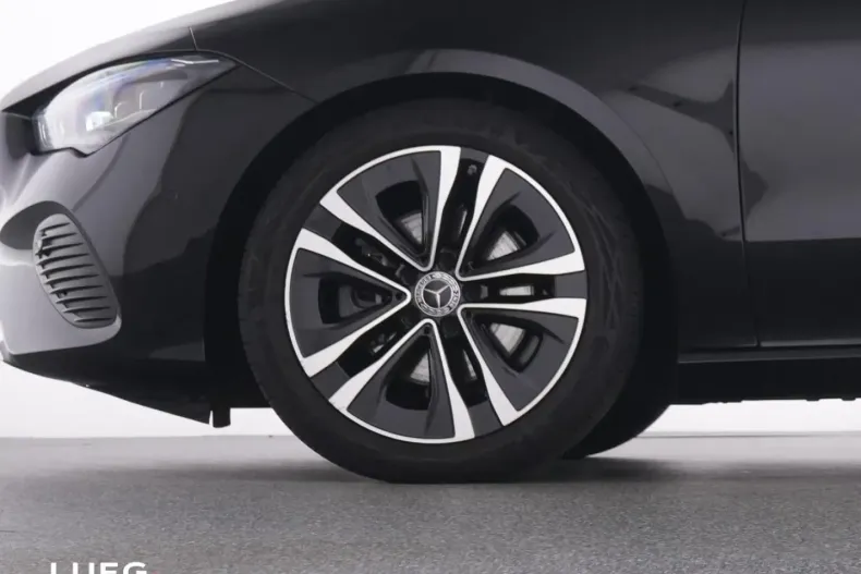 Mercedes-Benz CLA 180 (Clasa CLA) din 2024 cu 13.246 km - oferta MER189167 - foto 19