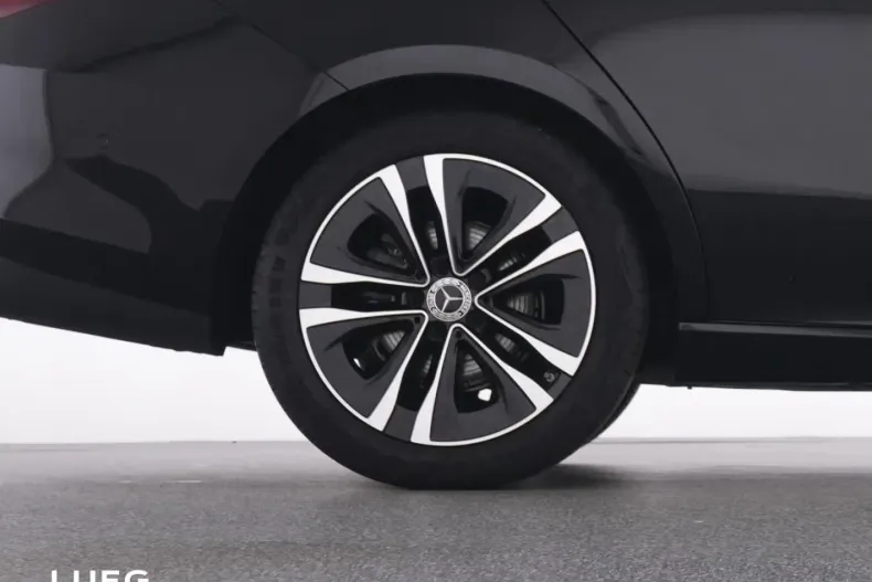 Mercedes-Benz CLA 180 (Clasa CLA) din 2024 cu 13.246 km - oferta MER189167 - foto 22