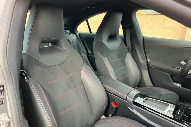 Mercedes-Benz CLA 180 (Clasa CLA) din 2024 cu 19.800 km - oferta MER189169 - foto 7