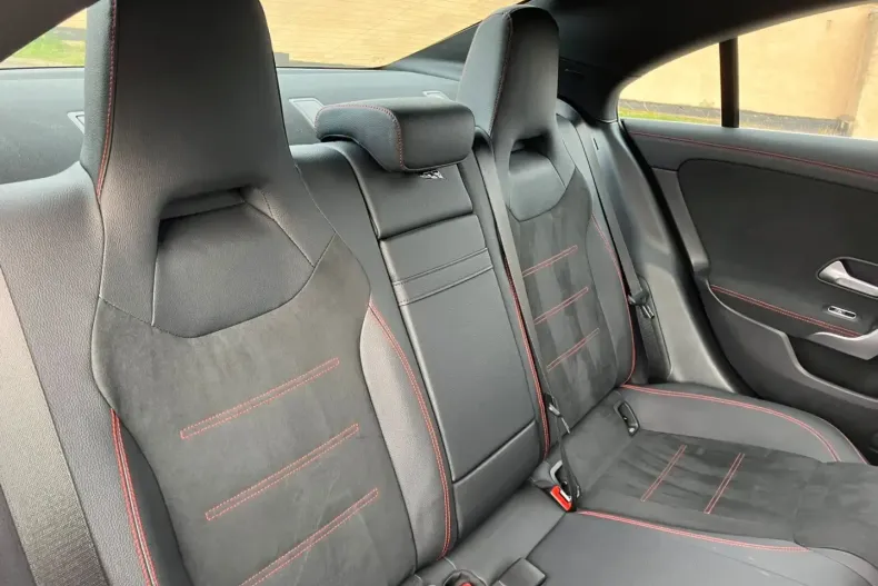 Mercedes-Benz CLA 180 (Clasa CLA) din 2024 cu 19.800 km - oferta MER189169 - foto 8