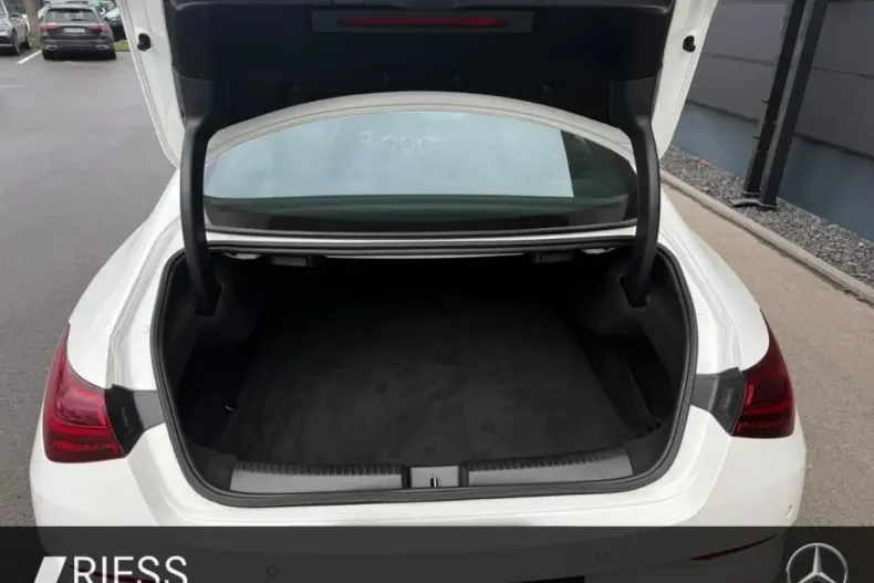 Mercedes-Benz CLA 180 (Clasa CLA) din 2025 cu 22.554 km - oferta MER189179 - foto 6