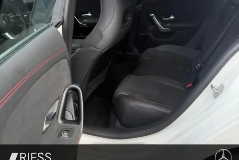 Mercedes-Benz CLA 180 (Clasa CLA) din 2025 cu 22.554 km - oferta MER189179 - foto 9