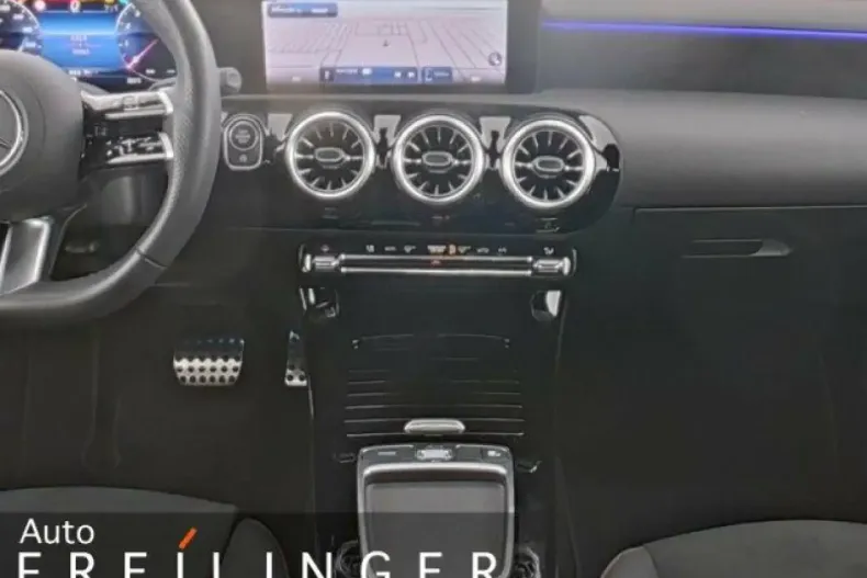 Mercedes-Benz CLA 180 (Clasa CLA) din 2024 cu 25.800 km - oferta MER189180 - foto 7