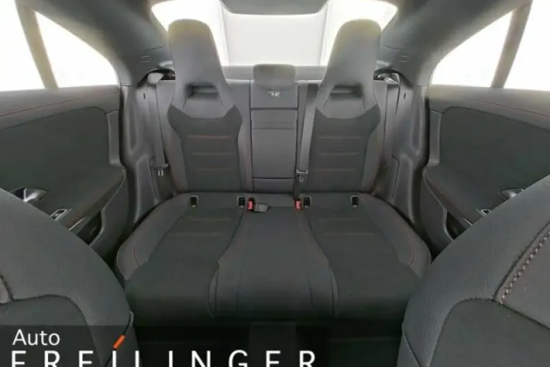 Mercedes-Benz CLA 180 (Clasa CLA) din 2024 cu 25.800 km - oferta MER189180 - foto 9