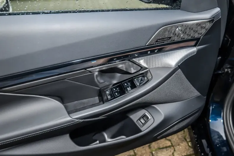 BMW 550 (Seria 5) din 2025 cu 29.126 km - oferta BMW189183 - foto 19