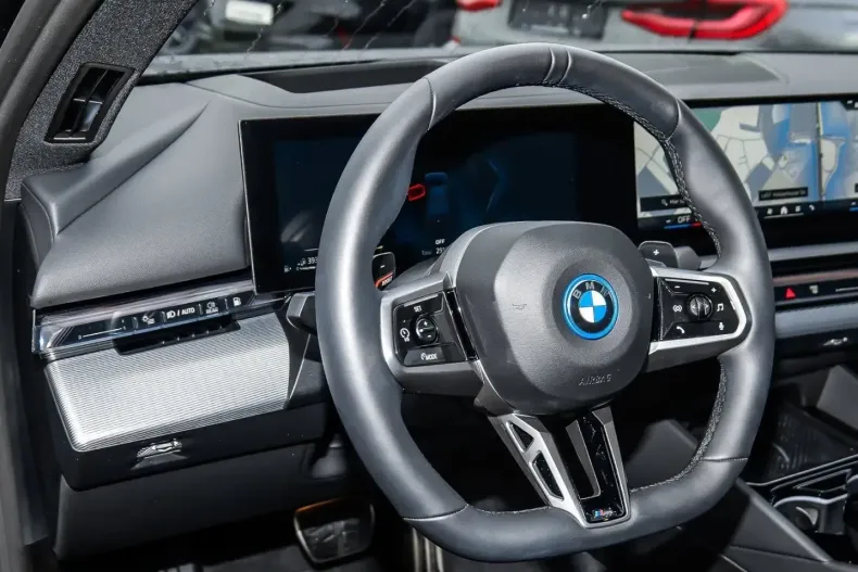 BMW 550 (Seria 5) din 2025 cu 29.126 km - oferta BMW189183 - foto 20