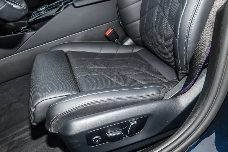 BMW 550 (Seria 5) din 2025 cu 29.126 km - oferta BMW189183 - foto 21